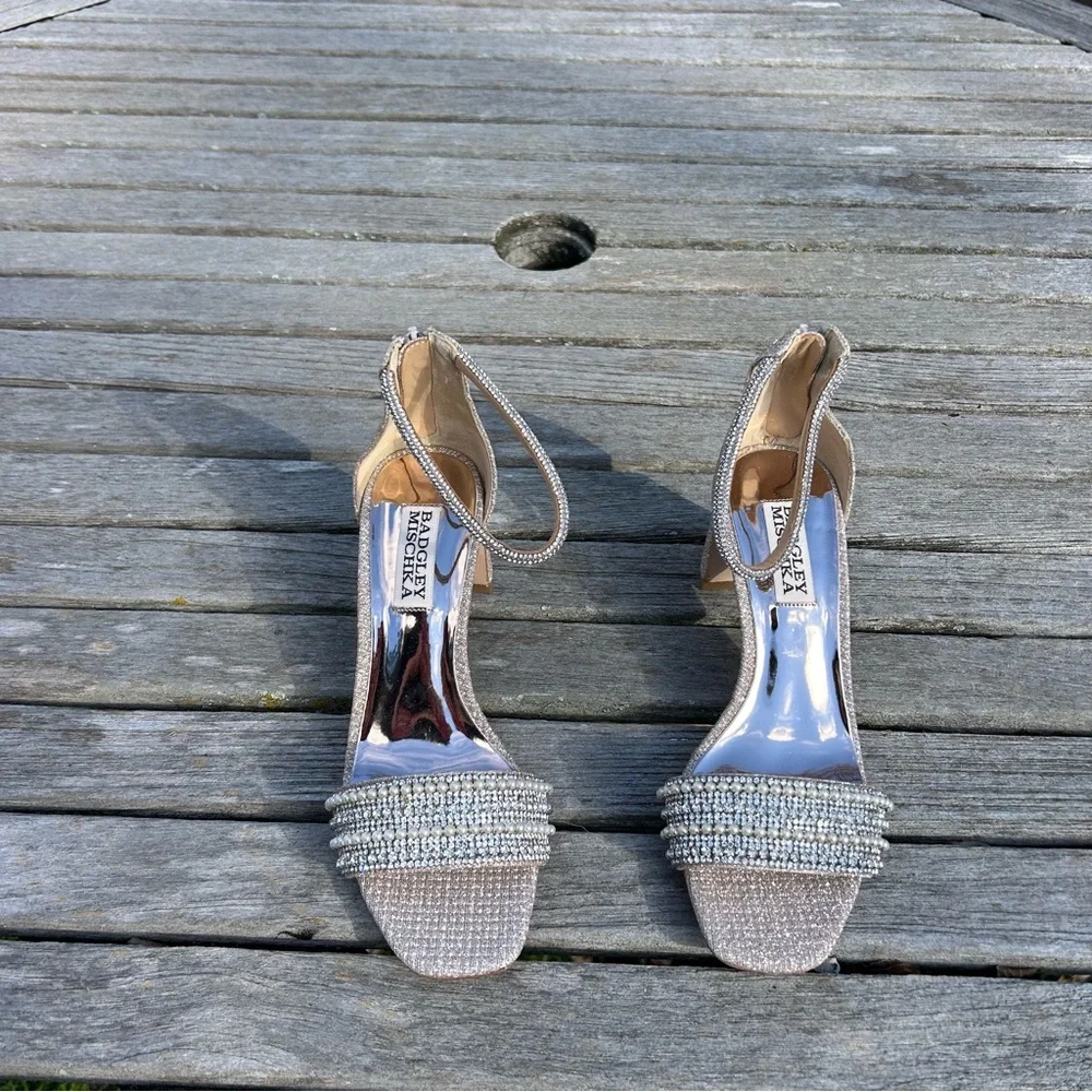 Nwot Badgley Mischka 'Kameryn' Open-toe Block Heels in‎ pale gold size 5
